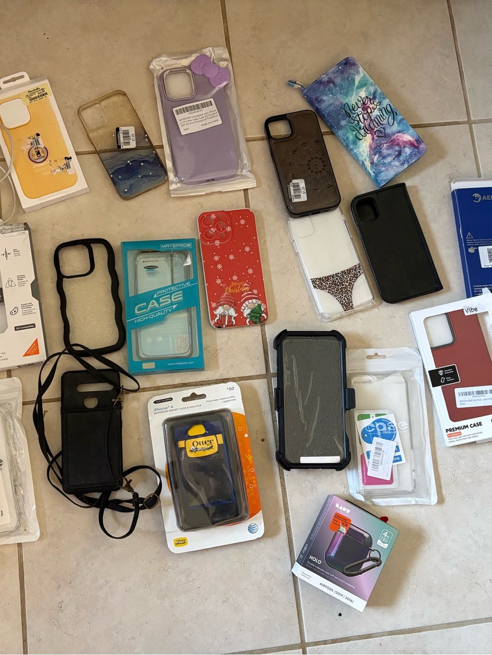 Assorted phone cases for iPhones/Samsung’s and others Fits Multiple Models